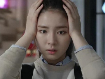 Chị gái sinh con 15 ngày tôi đến thăm cháu, nhìn ga giường anh chị mà bủn rủn chân tay 