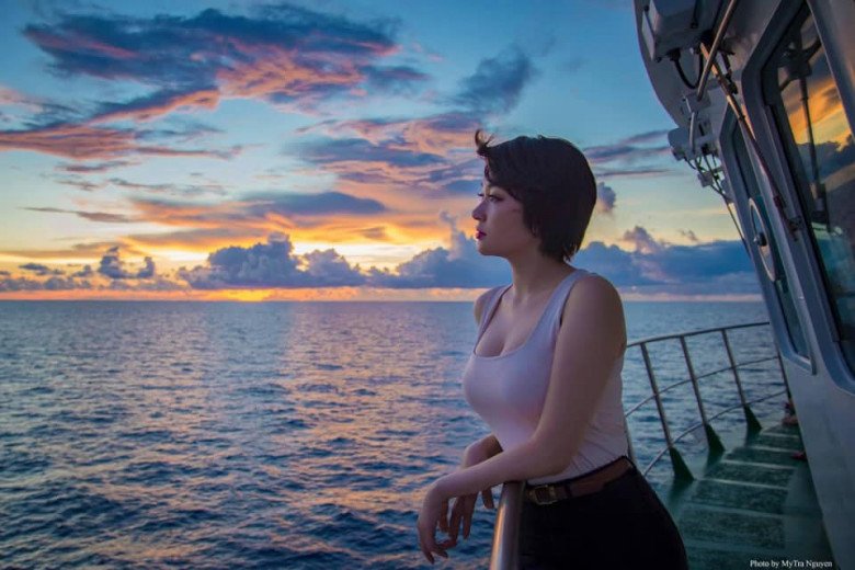 Vóc dáng nuột nà và săn chắc của nàng Hậu khiến chị em phụ nữ ghen tị.