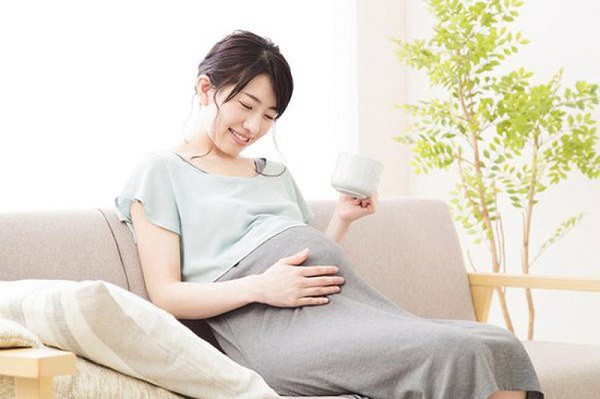 Bác sĩ sản phụ mách 16 NÊN giúp giảm phù nề cho mẹ bầu, làm theo chân dễ chịu lại dễ dàng vượt cạn - 1