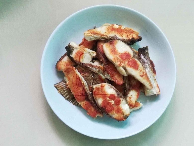 Cá kho ăn mãi cũng chán, đem nấu kiểu này cơm trôi vèo vèo trong nháy mắt - 5