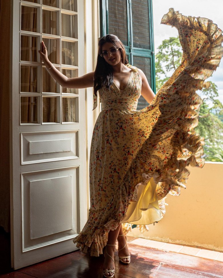 Những màn thả dáng của Miss Universe 2021 được đăng tải trên chuyên trang Miss Universe nhận được rất nhiều lời khen.