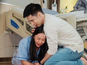 23 cuộc gọi nhỡ của vợ bầu trong đêm, về nhà tôi run run thấy vợ đờ đẫn ngồi cầu thang cười khóc một mình