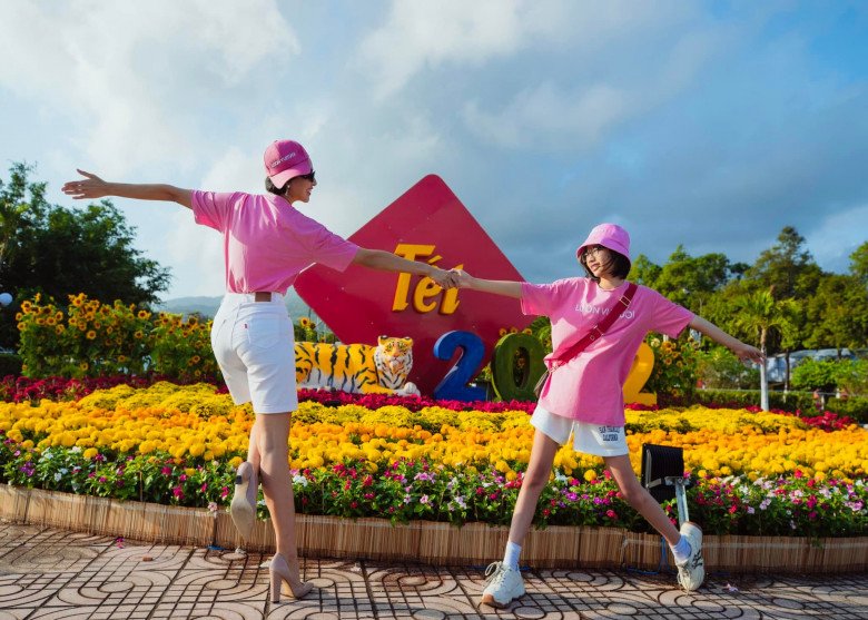 Mới năm nào Chiko còn bé hạt tiêu mà nay đã nhổ giò cao ráo.