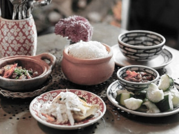 Cách dọn mâm cơm và để phần cơm của người Hà Nội xưa - nét đẹp của sẻ chia và ký ức!