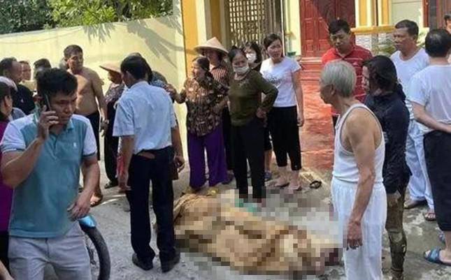Vụ việc đau lòng xảy ra khi 3 cô con gái đốt nhà mẹ đẻ làm 4 người bị bỏng. Báo hiệu những điều bất thường