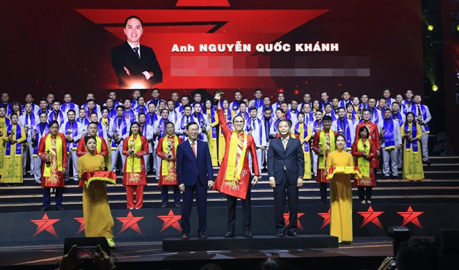 Chồng doanh nhân của Tăng Thanh Hà tên thật là Nguyễn Quốc Khánh. Thông tin này khiến nhiều khán giả thích thú, ngạc nhiên.