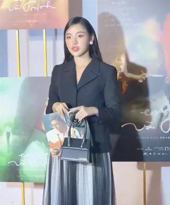 Hình ảnh được ghi lại bởi team qua đường của Trần Thanh Tâm sau khi dừng chân tại Top rìa cuộc thi Hoa hậu Thể thao Việt Nam 2022.