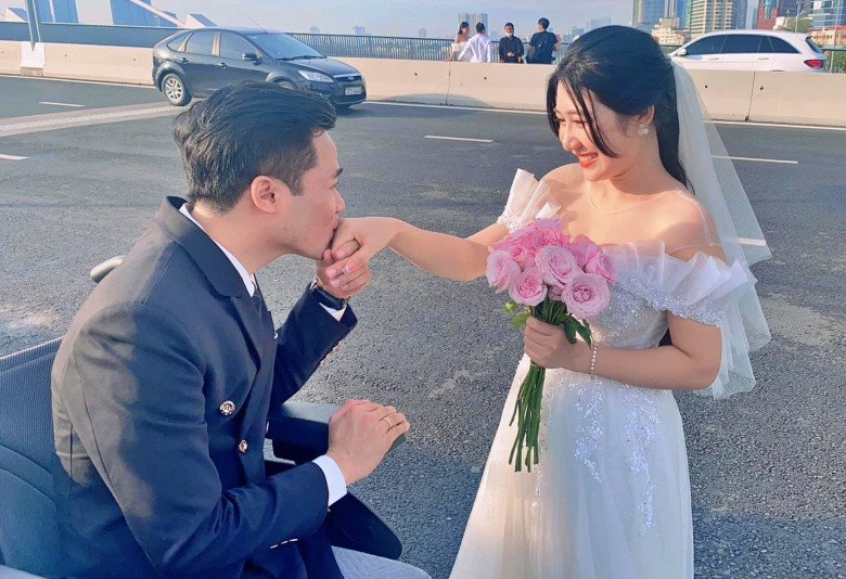 Đám cưới của cặp đôi diễn ra 1 tháng trước.