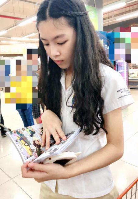 Con gái Quyền Linh xưa kín đáo nay được bố mẹ cho phép mặc hở ở tuổi thiếu nữ - 11