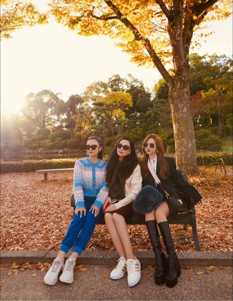 Danh tính gia đình có nguồn amp;#34;gen trộiamp;#34;, trẻ đẹp không thấy già, mẹ tuổi hưu trí vẫn trông như chị gái của con - 3