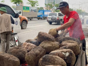 Tiêu dùng - Thu nhập trở về 0, chủ quán nhậu mang đất lạ ra đường nướng, làm không kịp bán