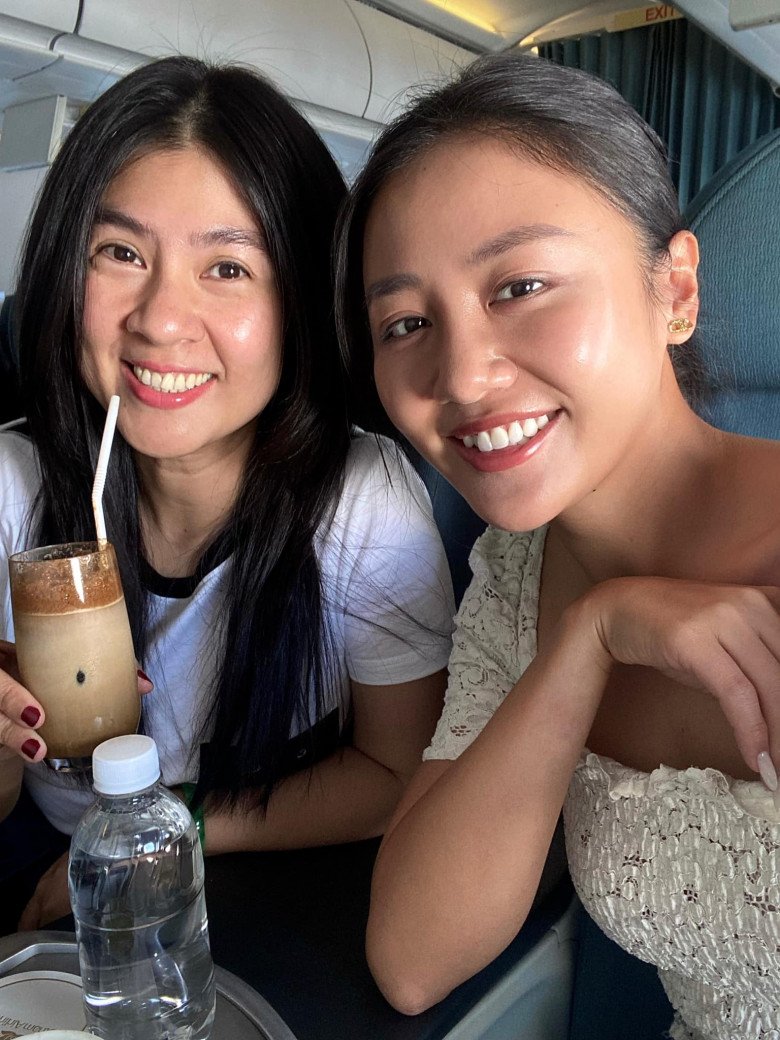 Từ Hiền Thục cho tới Văn Mai Hương - những mỹ nhân nổi tiếng của làng skincare đều từng chung khung hình với nữ diễn viên kì cựu.