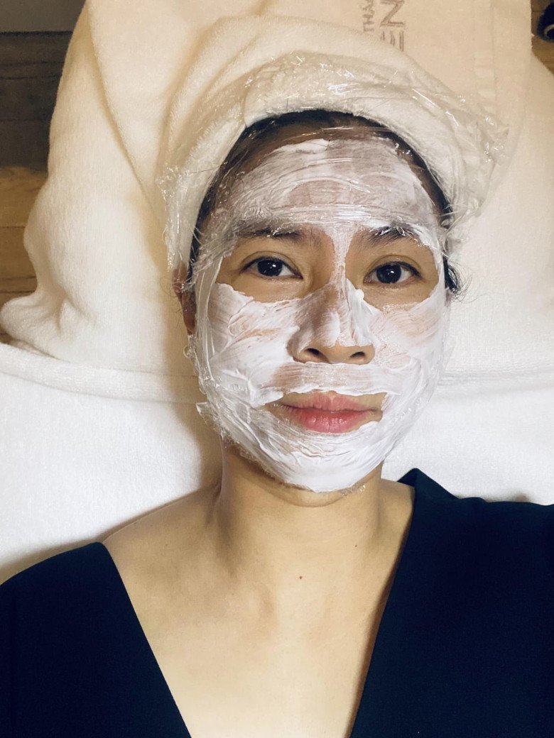 Bước vào tuổi tứ tuần, vấn đề lão hóa gây nhức nhối của Kim Thư không phải là những nếp nhăn mà chính là nám.