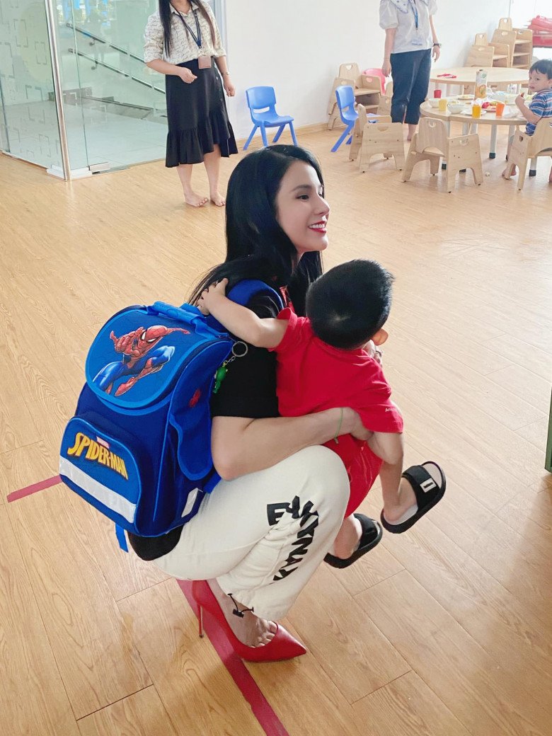 Tuy nhiên mới 3 tuổi nên B.Boy vẫn còn rất nũng nịu mẹ.