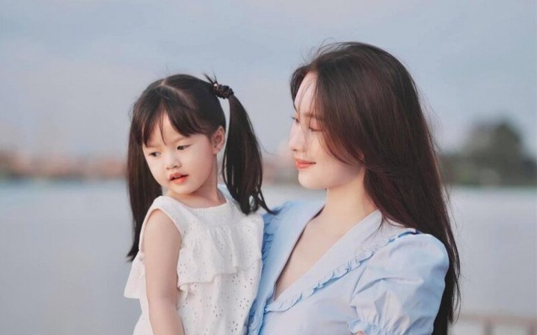 Con gái Hoa hậu Đặng Thu Thảo tên là Sophie.