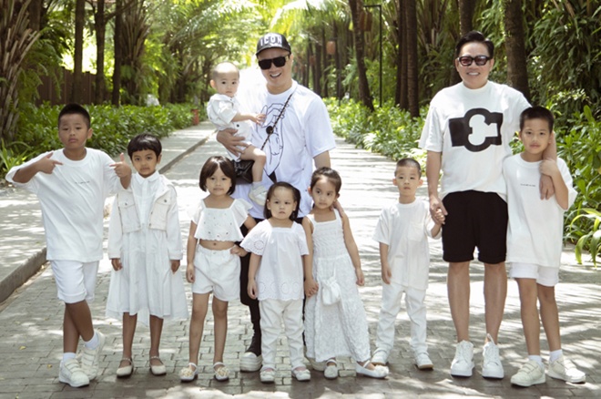  Vào năm 2021 Đỗ Mạnh Cường từng cho biết sẽ dừng nhận con nuôi để chăm sóc thật tốt 9 bé. 