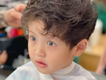 Thanh Thúy mang bầu tuổi 40 sinh quý tử cực phẩm, uốn tóc xoăn liền đẹp như trai Hàn