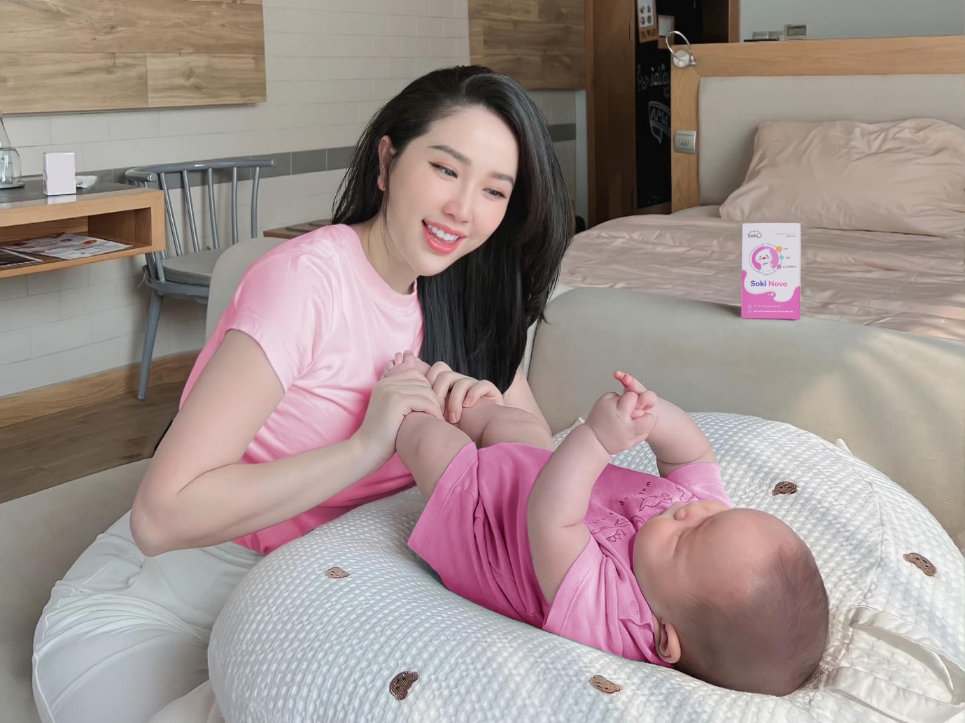Ca sĩ Bảo Thy chia sẻ những nỗi lo lắng khi con gặp tình trạng nôn trớ, trào ngược sinh lý