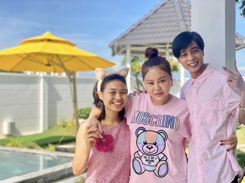 Trong mắt nữ nghệ sĩ, chàng con rể tương lai nhỏ con nhưng đẹp trai!