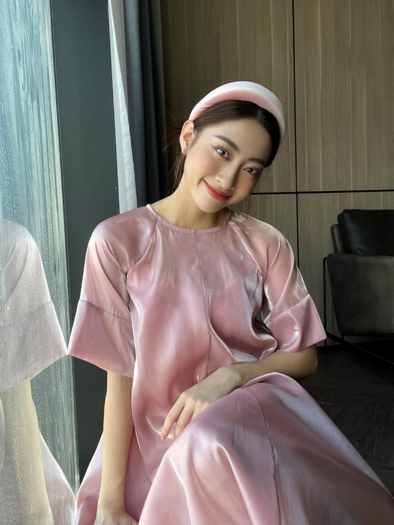 Lương Thùy Linh ăn mặc theo hoàn cảnh và nơi chốn mà cô sẽ đến. 