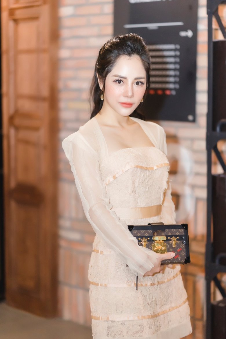 MC Bạch Lan Phương xinh đẹp ở độ tuổi ngoài 30.