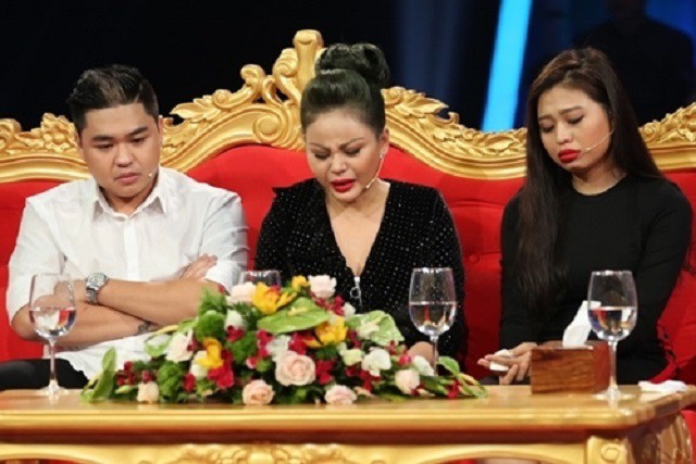 Sau cuộc hôn nhân đầu tiên đổ vỡ, Lê Giang để con lại cho chồng nuôi nên cô đã từng đau khổ đến tận cùng khi bị các con chối bỏ.
