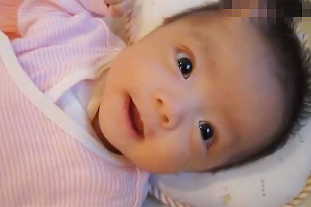 View - Bé sơ sinh chào đời đen như than, 3 tháng sau lột xác ngỡ ngàng