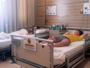 Tin tức - Tin tức 24h: Phụ huynh lên tiếng gay gắt khi có cả con và cháu cùng bị ngộ độc ở trường iSchool Nha Trang