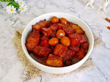 Thịt ba chỉ kho với quả bé xíu nhưng giàu dinh dưỡng