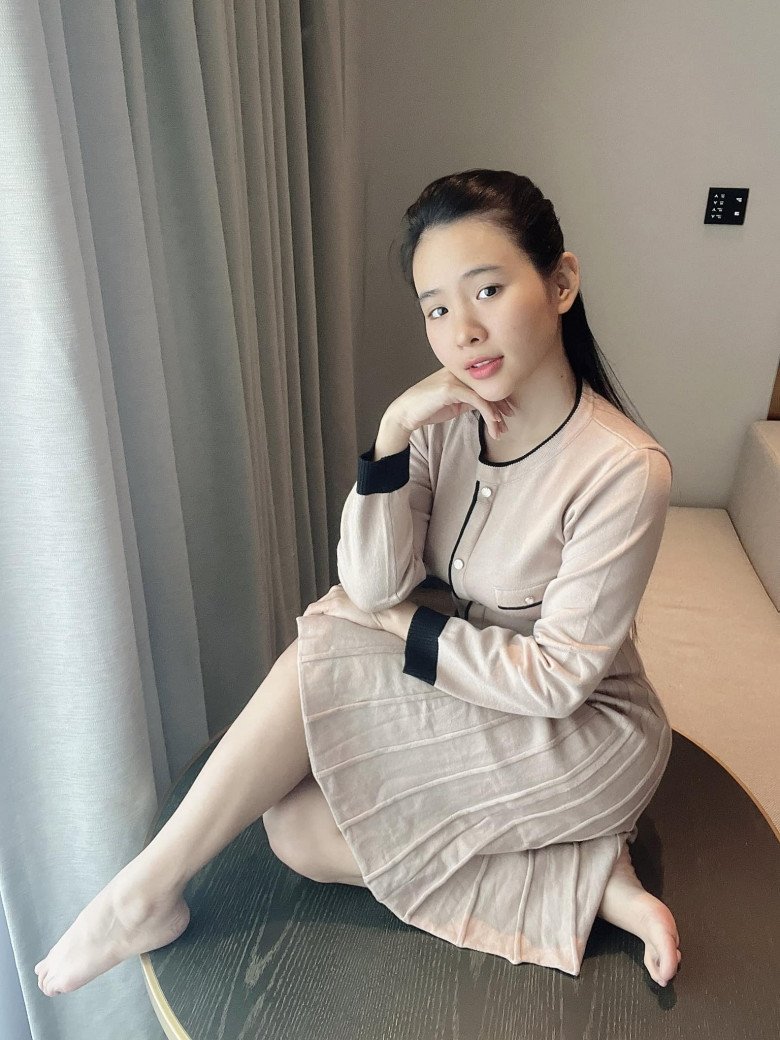 Cô bé nhút nhát khiến cố ca sĩ Phi Nhung phá lệ nhận nuôi, 5 năm vụt lớn xinh như hotgirl - 7