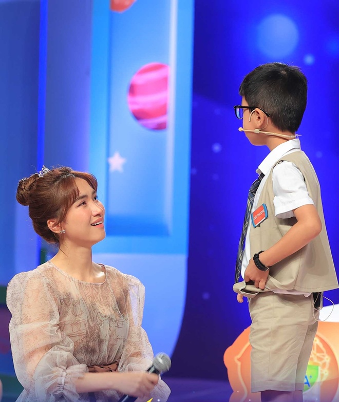 Thần đồng 8 tuổi làm Hòa Minzy thực sự kinh ngạc.