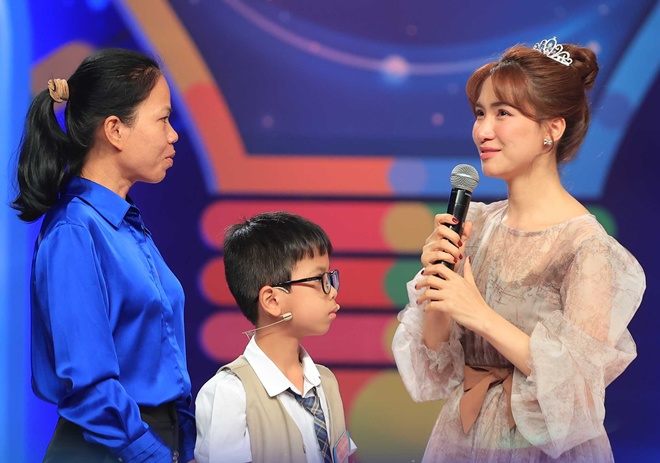 Cậu bé còn đoạt giải trong các kỳ thi quốc tế.