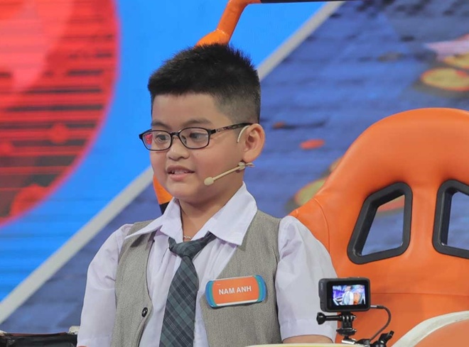 Cậu bé Nam Anh biết 4 thứ tiếng.