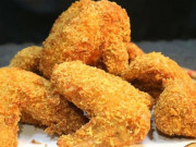 Sức khỏe - Cánh gà có dễ nhiễm khuẩn hơn bộ phận khác? 100 độ C vi khuẩn đã chết, tại sao cánh gà chiên vẫn gây ngộ độc?