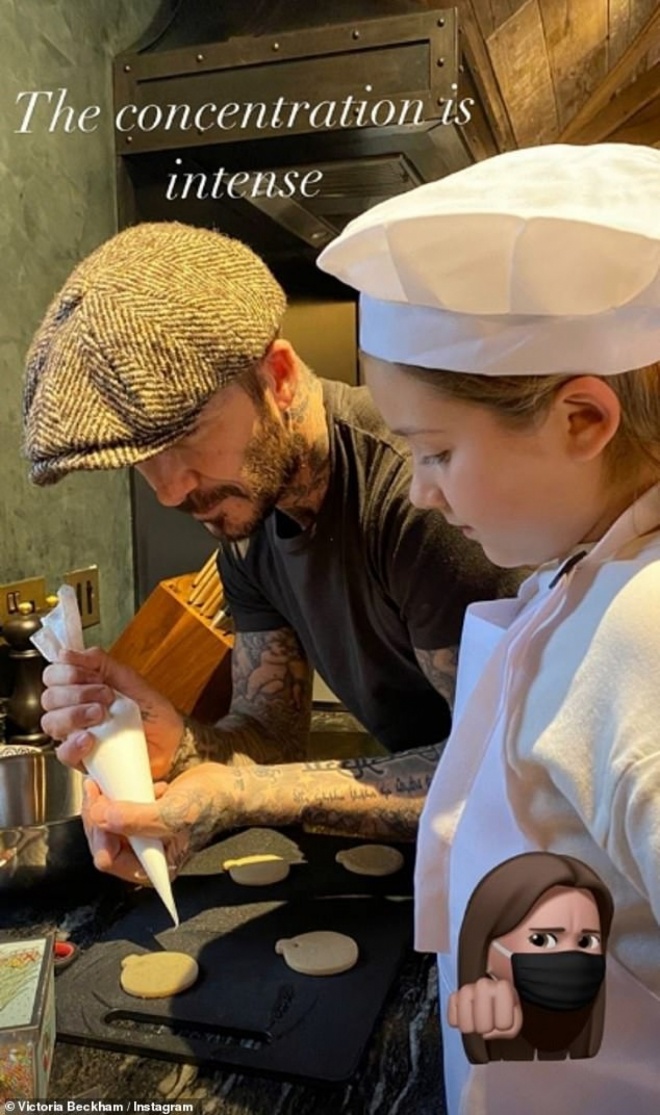 Beckham nhiều lần vào bếp cùng con gái cưng.
