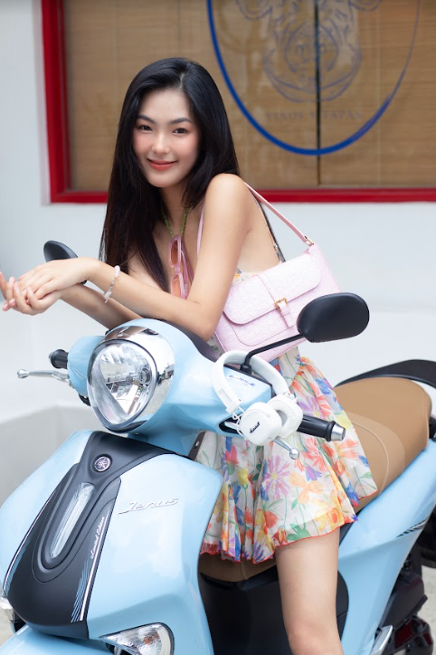 Nữ chính MV “Tất cả đứng im” khoe thần thái “chanh sả” bên Yamaha Janus - 4