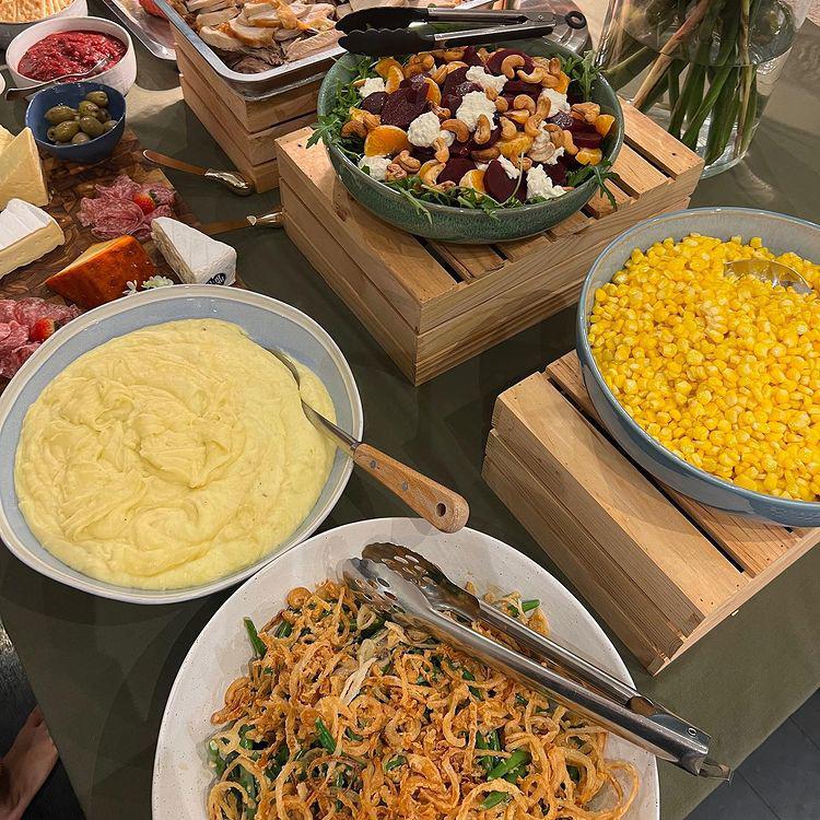 Bên cạnh Phạm Hương, ngọc nữ Tăng Thanh Hà cũng vừa khoe các món ăn trong ngày Lễ Tạ ơn ở gia đình mình.