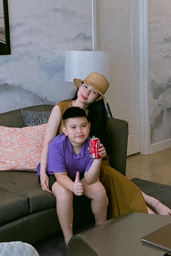Tranh chấp con cái: Diệp Lâm Anh bị chồng chặn xe, Hoa khôi Thể thao phải bỏ xứ sang Singapore - 8