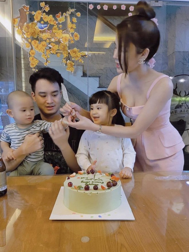 Tranh chấp con cái: Diệp Lâm Anh bị chồng chặn xe, Hoa khôi Thể thao phải bỏ xứ sang Singapore - 5