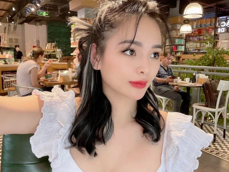Tranh chấp con cái: Diệp Lâm Anh bị chồng chặn xe, Hoa khôi Thể thao phải bỏ xứ sang Singapore - 13