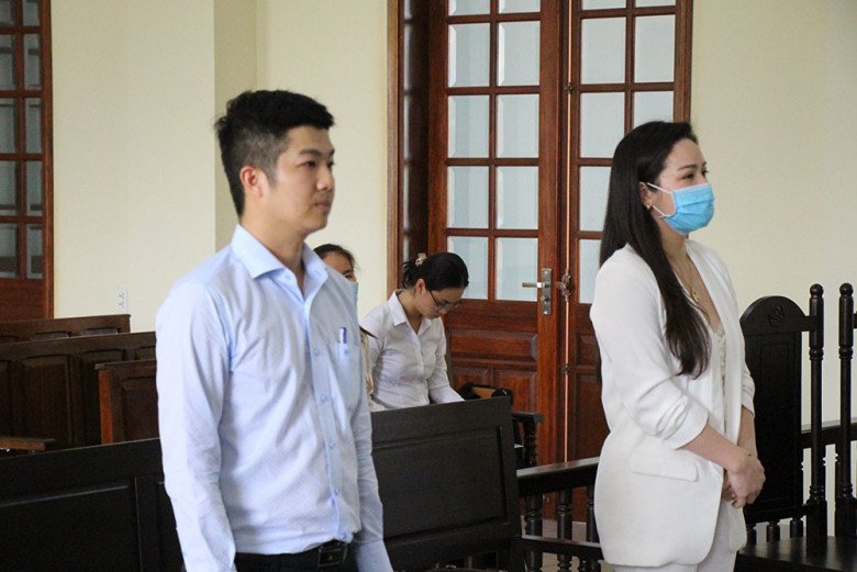 Tranh chấp con cái: Diệp Lâm Anh bị chồng chặn xe, Hoa khôi Thể thao phải bỏ xứ sang Singapore - 9