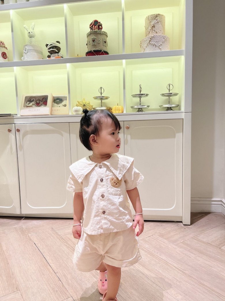 Chào đời bị bố từ chối, con gái nam ca sĩ Jack vẫn lớn lên thông minh, ngoại hình giống hệt bố - 4