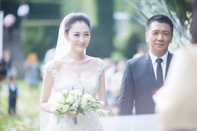 Sau 2 cuộc tình khổ đau, Lý Tiểu Nhiễm mới tìm được tình yêu thực sự.