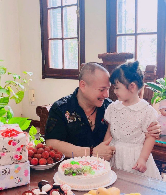 amp;#34;Con gái thiên thầnamp;#34; tìm chồng giàu cho Quỳnh Kool: Kiếm hàng chục triệu/tháng, giống Thu Quỳnh như đúc - 12