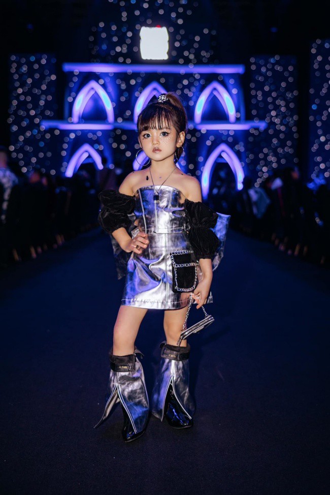 amp;#34;Con gái thiên thầnamp;#34; tìm chồng giàu cho Quỳnh Kool: Kiếm hàng chục triệu/tháng, giống Thu Quỳnh như đúc - 17