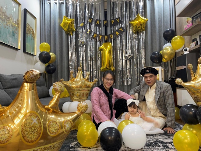 Trung Ruồi từng cho biết việc có con đầu lòng với anh còn hồi hộp hơn cả lần đầu đóng Táo quân.