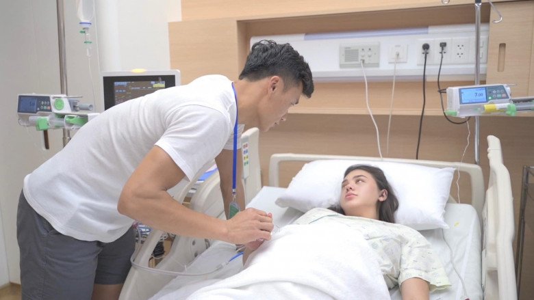 Vợ Bùi Tiến Dũng sinh mổ cấp cứu bởi 1 bệnh lý nguy hiểm trong thai kỳ, chồng xót xa vì không ở bên vợ - 1