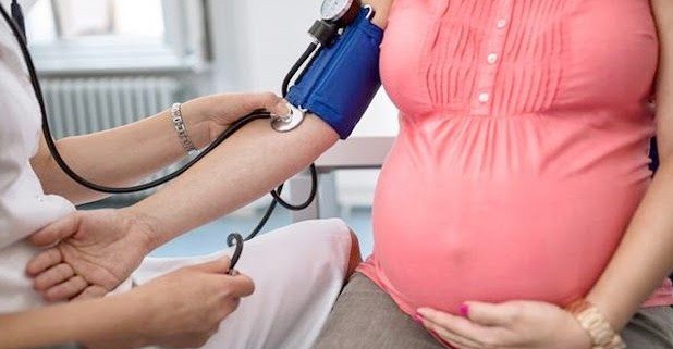 Vợ Bùi Tiến Dũng sinh mổ cấp cứu bởi 1 bệnh lý nguy hiểm trong thai kỳ, chồng xót xa vì không ở bên vợ - 3