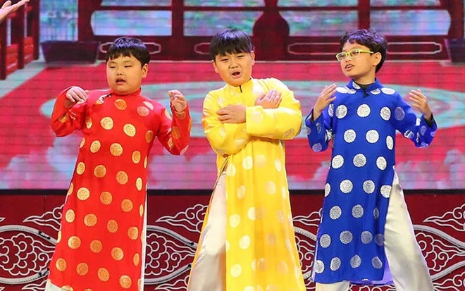 Minh và Bi trên sóng Táo Quân.