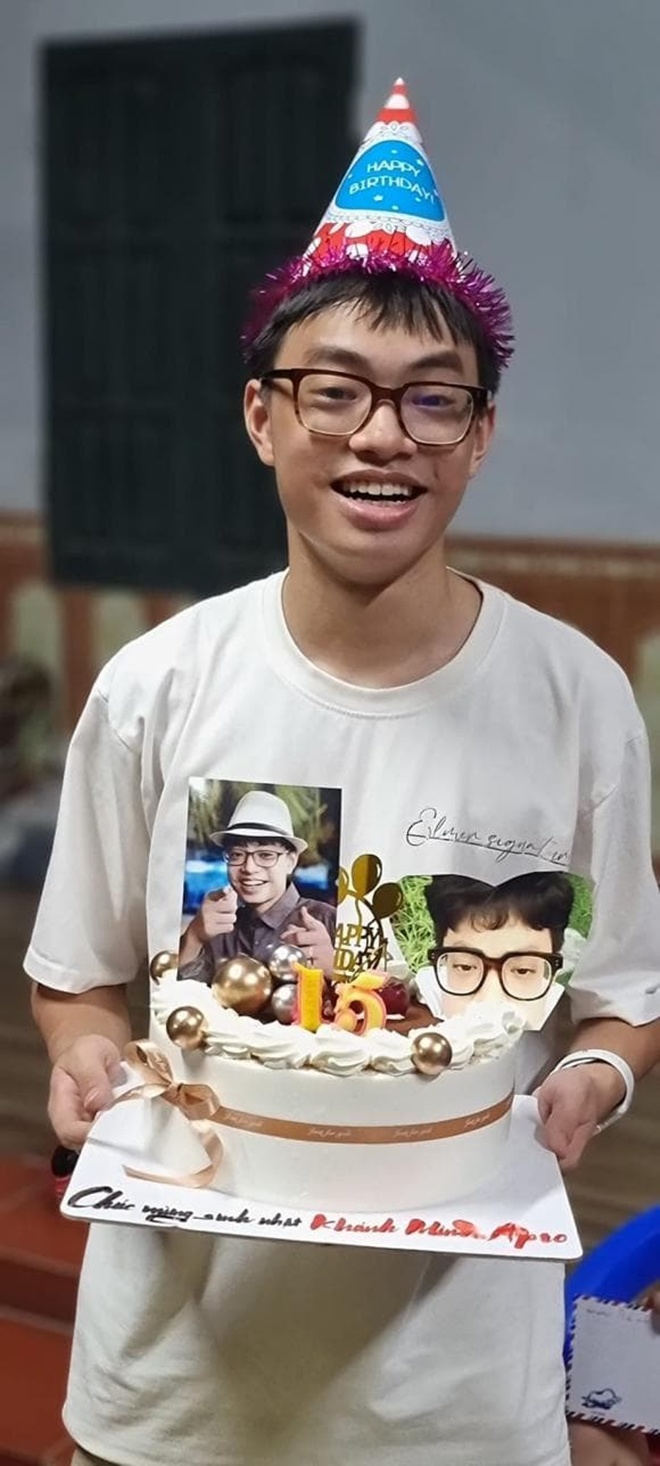 Minh bủm - con trai đầu lòng của Xuân Bắc.